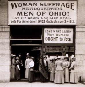 Het hoofdkwartier van het vrouwenkiesrecht van Ohio, 1912 door American Photographer